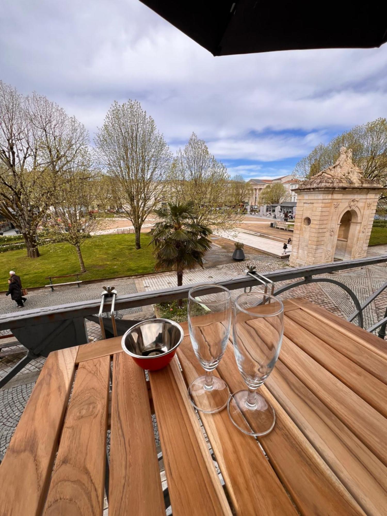 La Colbertine - Charming Apartment In Place Colbert Rochefort  Luaran gambar