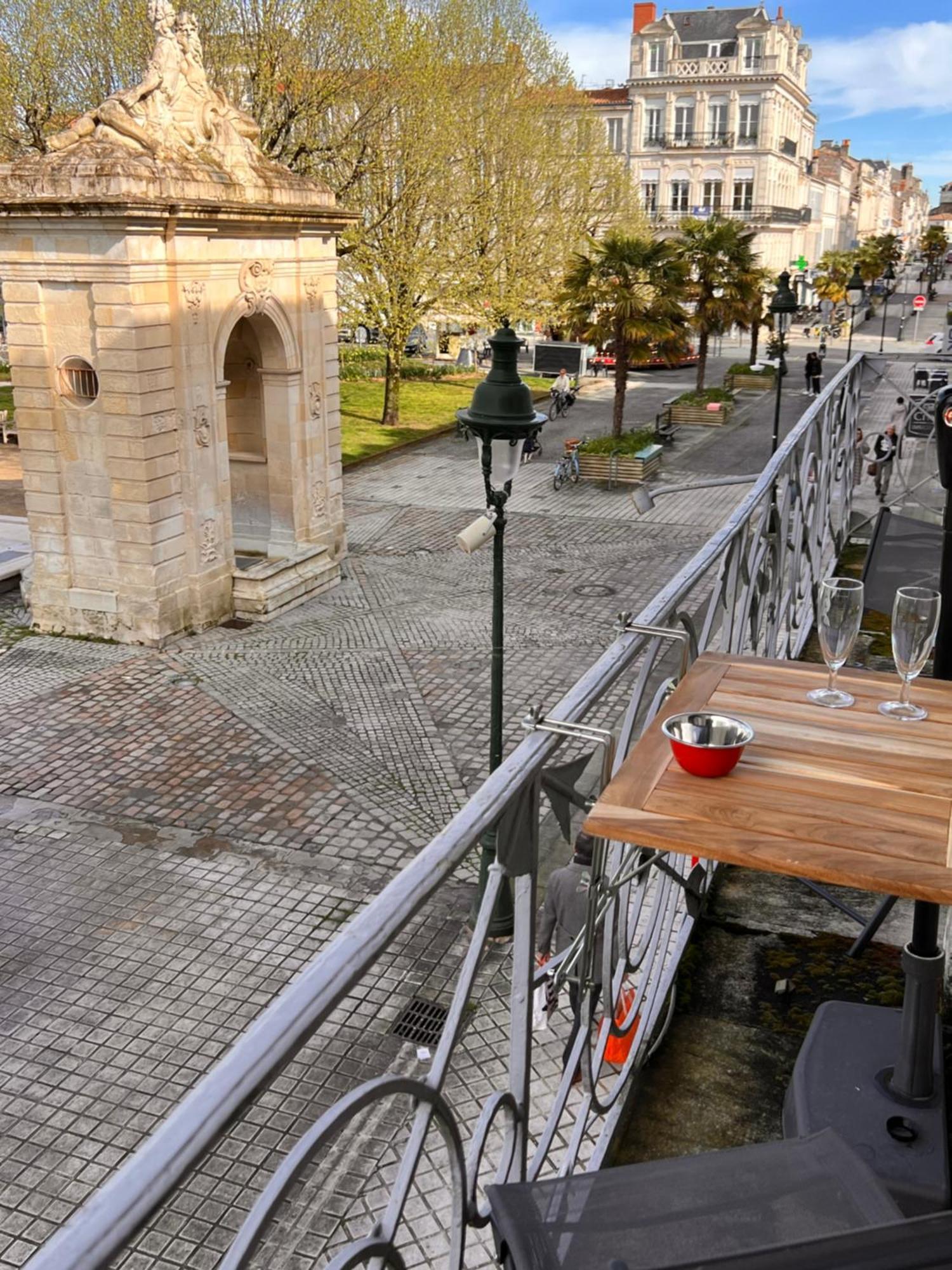 La Colbertine - Charming Apartment In Place Colbert Rochefort  Luaran gambar